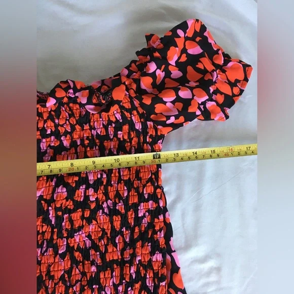 Super cute stretchy short multicolored on/off shoulder with tie accent. - Picture 6 of 10